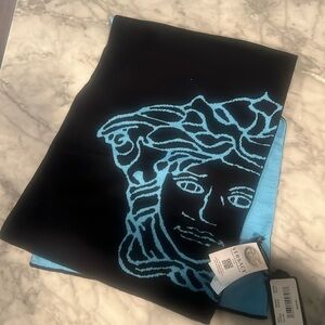 NWT Black and Blue Unisex Versace Wool Blend Scarf